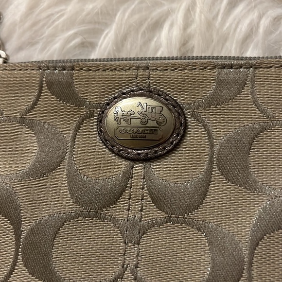 Small Coach Wristlet Grey/Silver - Picture 2 of 6